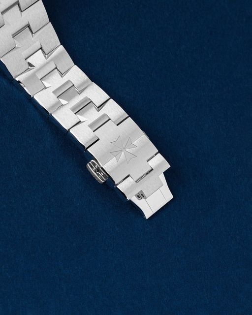 Vacheron Constantin Overseas 4520V/210A-B128 Image 3